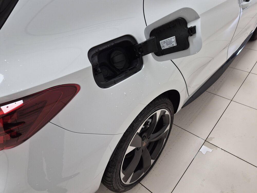 Leon 1.5 eTSI Hybrid 150 ch DSG7 2026 occasion 25000 Besan&ccedil;on