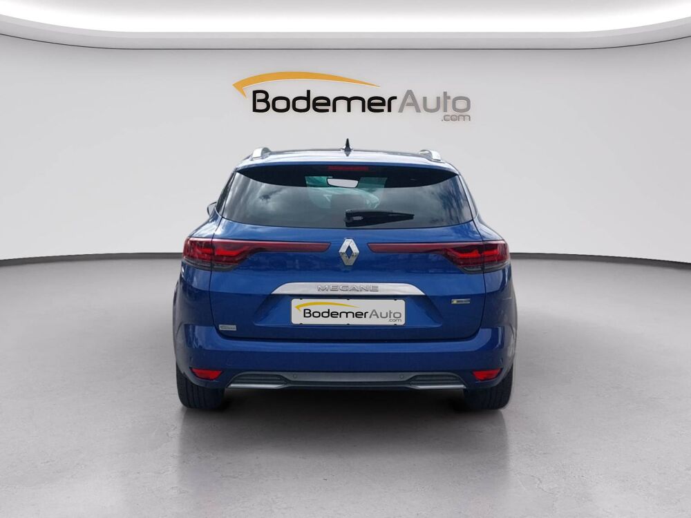 M&eacute;gane IV Estate E-TECH Plug-In Hybride 160 2021 occasion 56000 Vannes