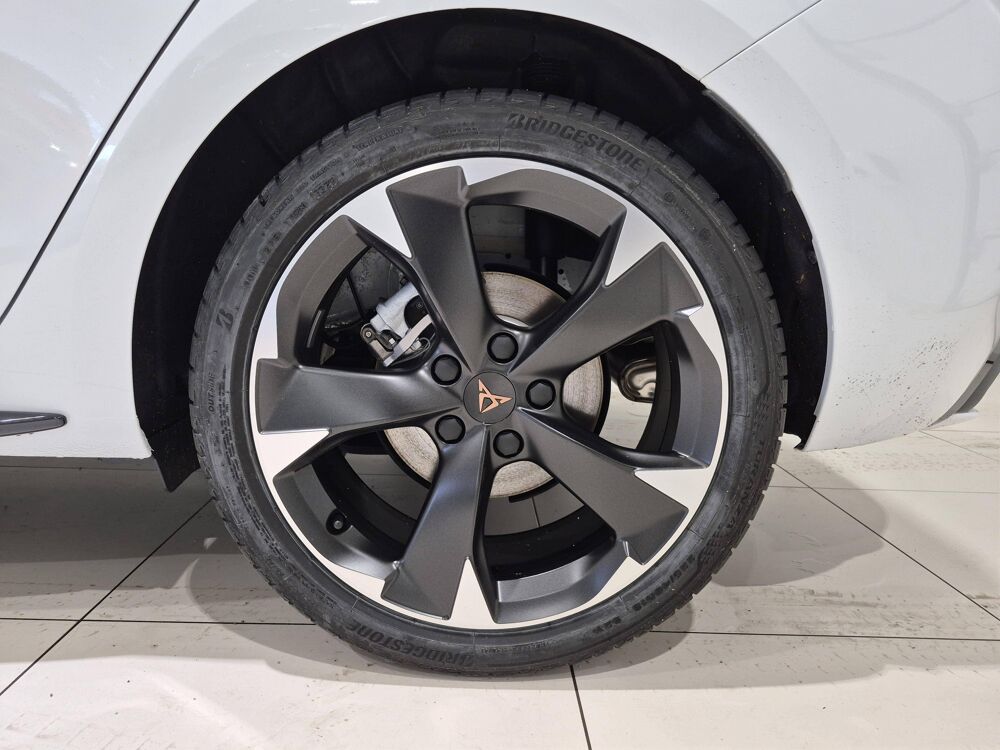 Leon 1.5 eTSI Hybrid 150 ch DSG7 2026 occasion 25000 Besan&ccedil;on