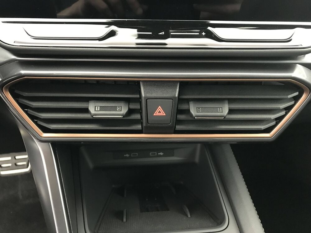 Formentor eHybrid 204 ch DSG6 2025 occasion 25000 Besan&ccedil;on