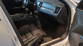 V60 T8 Twin Engine 303 ch + 87 ch Geartronic 8 2020 occasion 35760 Saint-Gr&eacute;goire