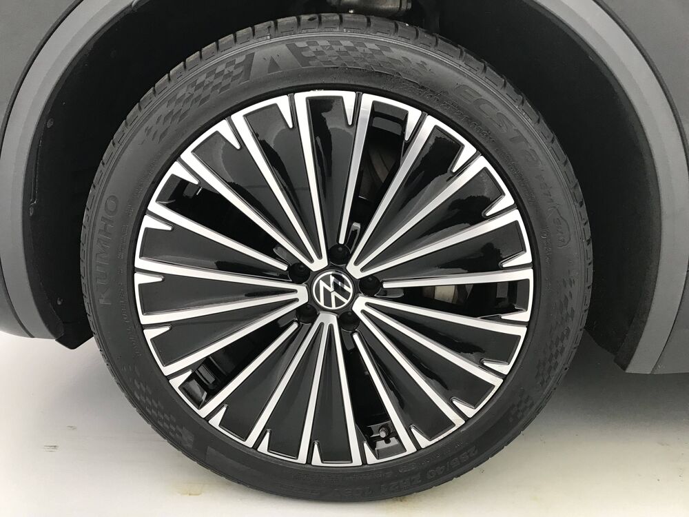 Touareg 3.0 V6 eHybrid 381ch Tiptronic 8 4Motion 2024 occasion 25000 Besan&ccedil;on