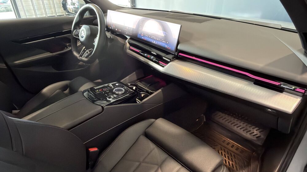 S&eacute;rie 5 Touring 540d xDrive 303 ch BVA8 2024 occasion 35760 Saint-Gr&eacute;goire