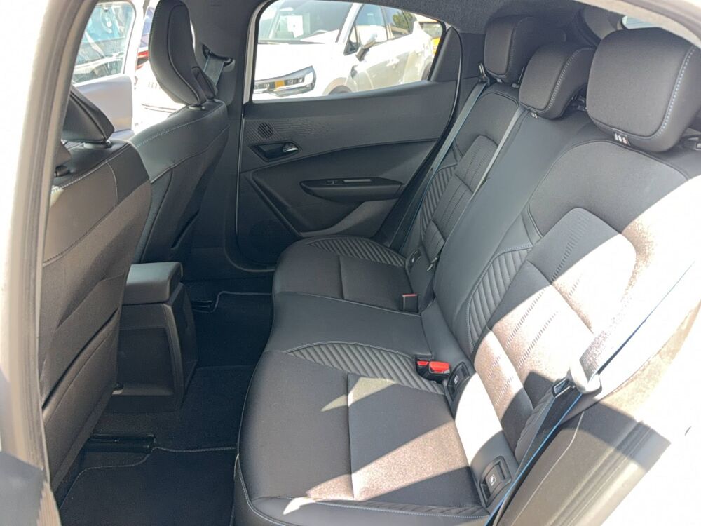 Clio E-Tech full hybrid 160 ch 2026 occasion 56400 Auray