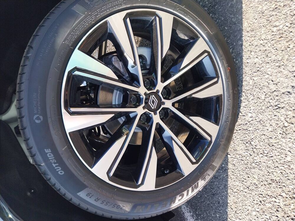 Espace full hybrid E-Tech 200 ch 7pl 2026 occasion 29900 Concarneau