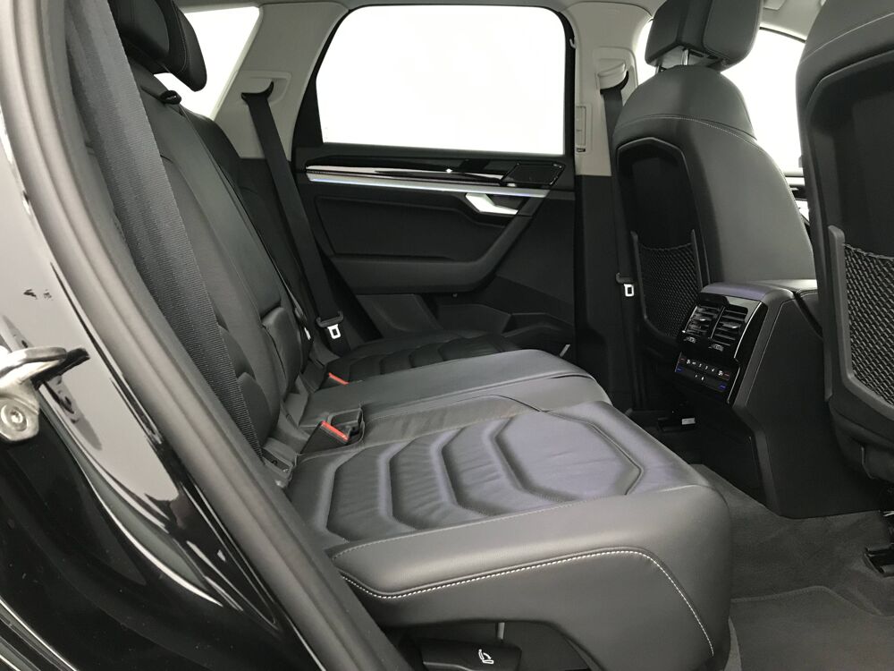 Touareg 3.0 V6 eHybrid 381ch Tiptronic 8 4Motion 2024 occasion 25000 Besan&ccedil;on
