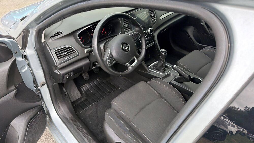 M&eacute;gane IV Berline Blue dCi 115 - 21B 2021 occasion 22200 Guingamp