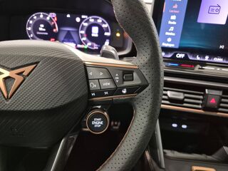Leon 1.5 eTSI Hybrid 150 ch DSG7 2026 occasion 25000 Besan&ccedil;on