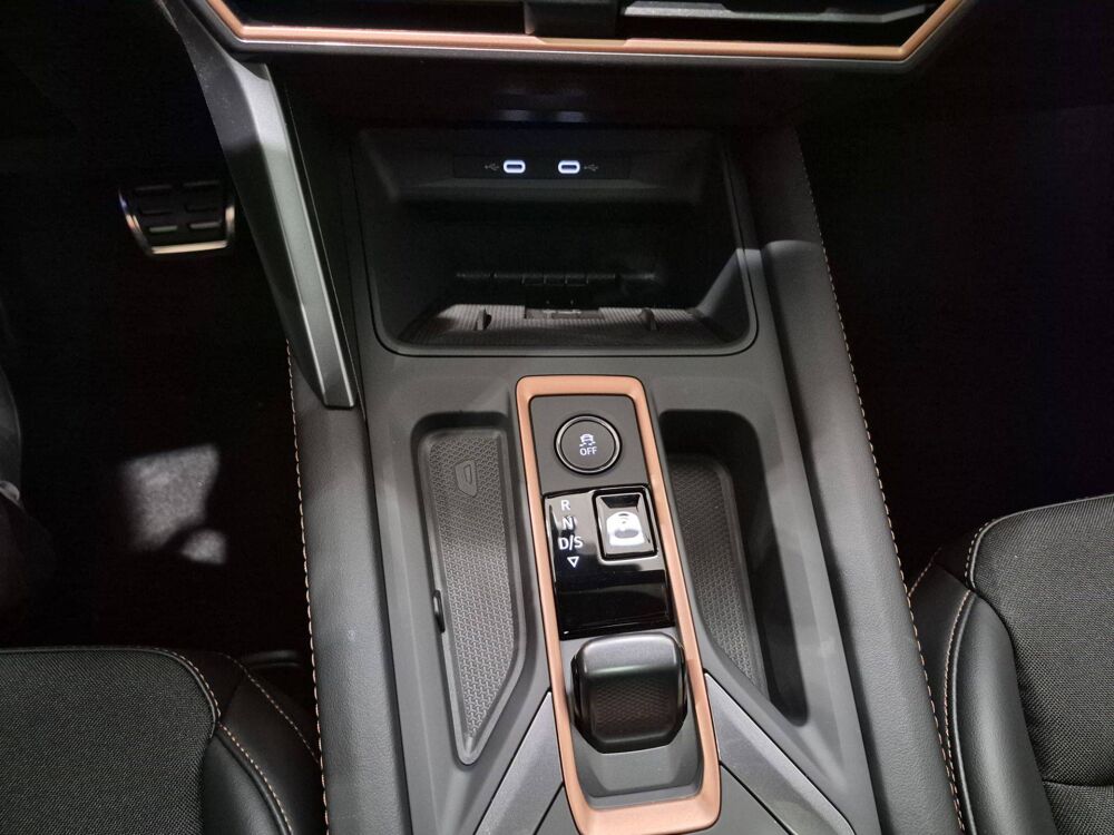 Leon 1.5 eTSI Hybrid 150 ch DSG7 2026 occasion 25000 Besan&ccedil;on
