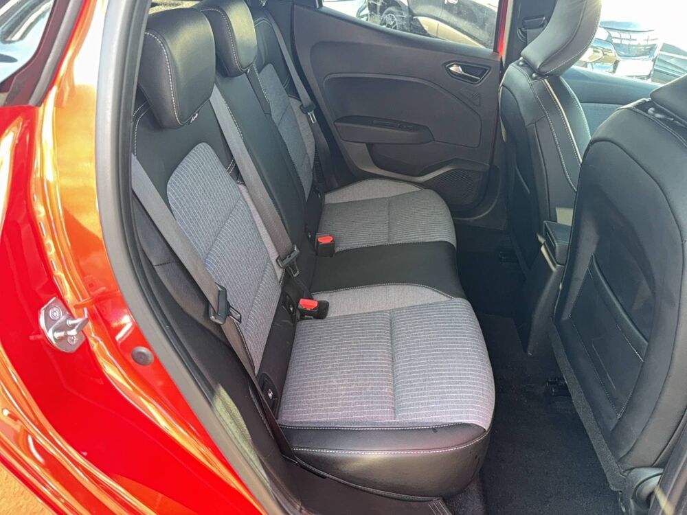Clio E-Tech full hybrid 145 2023 occasion 56800 Plo&euml;rmel
