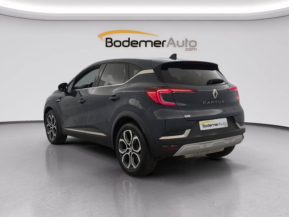 Captur E-Tech hybride rechargeable 160 2023 occasion 56400 Auray