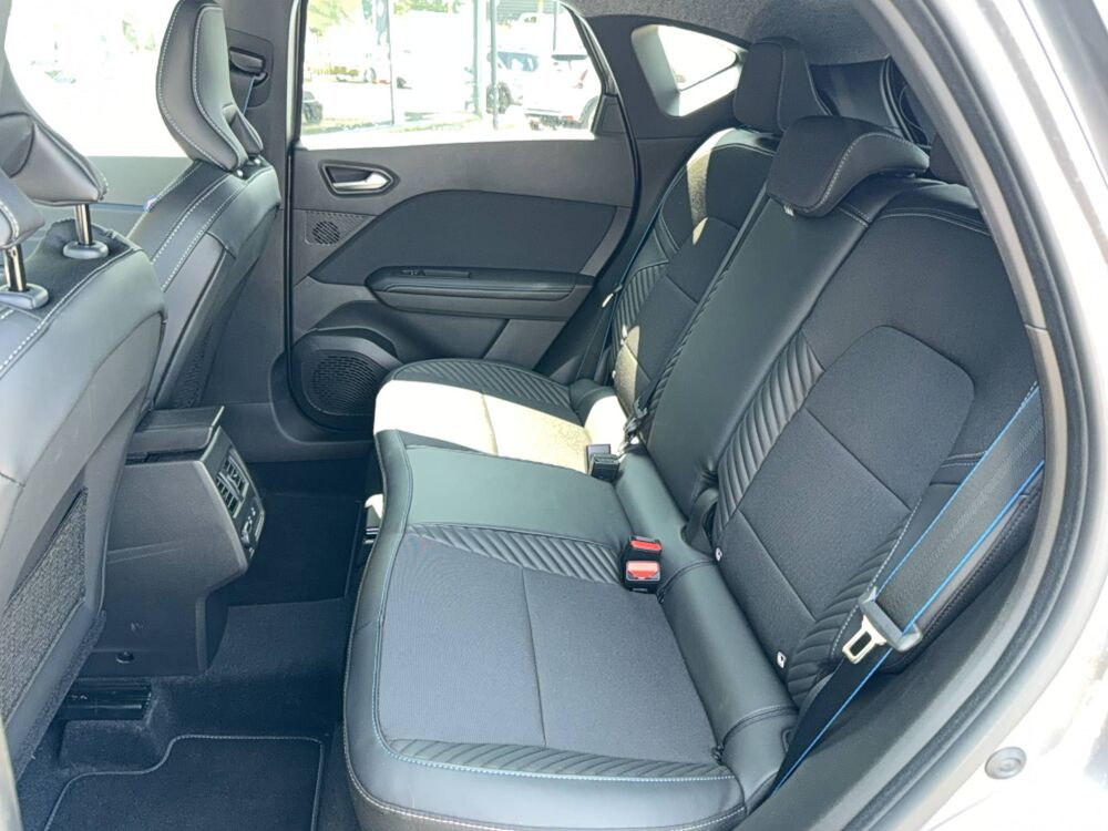 Captur E-Tech full hybrid 160 ch 2026 occasion 56400 Auray