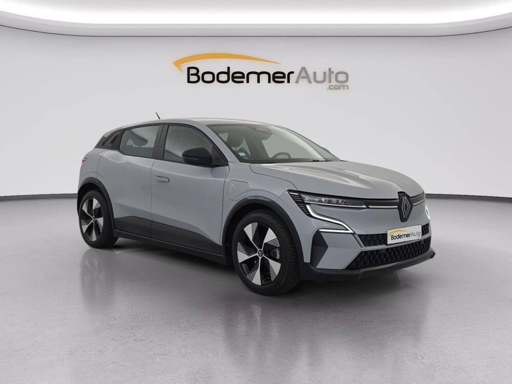 M&eacute;gane Megane E-Tech EV40 130ch standard charge 2022 occasion 61000 Alen&ccedil;on