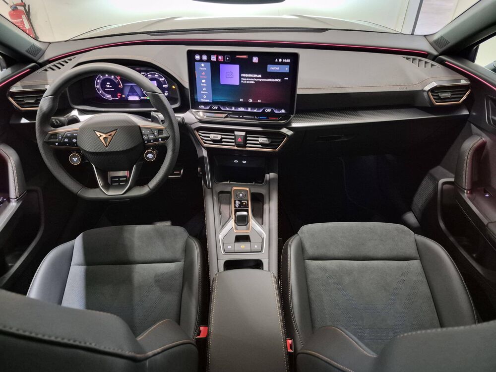 Leon 1.5 eTSI Hybrid 150 ch DSG7 2026 occasion 25000 Besan&ccedil;on