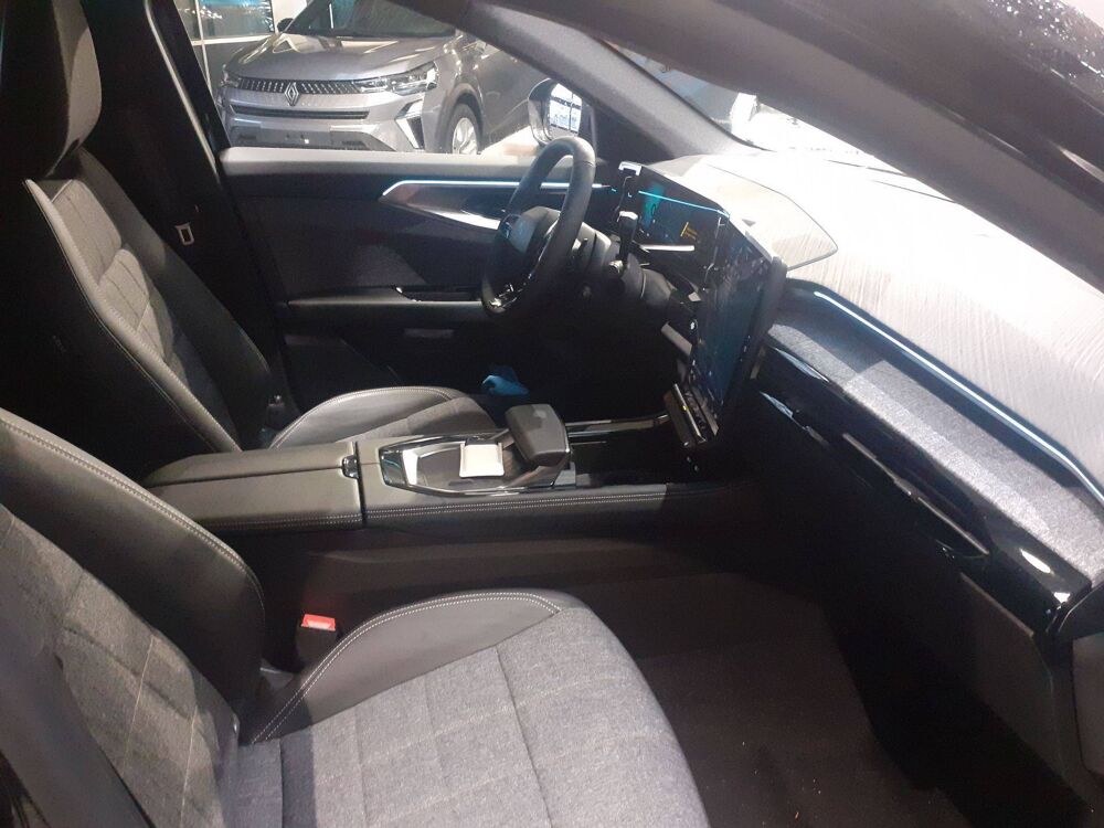 Espace full hybrid E-Tech 200 ch 5pl 2025 occasion 29000 Quimper