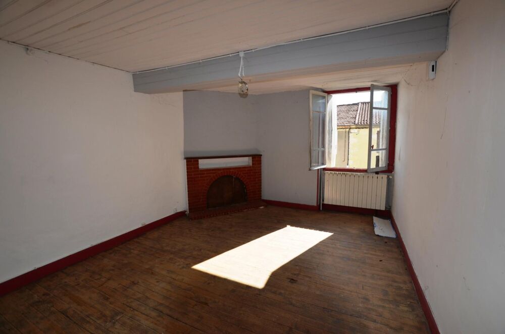 Vente Maison À vendre sur Vic-Fezensac, Gers: Maison à rénover entièrement (sauf la toiture qui est neuve) avec jardin et grand garage, proch Vic-fezensac