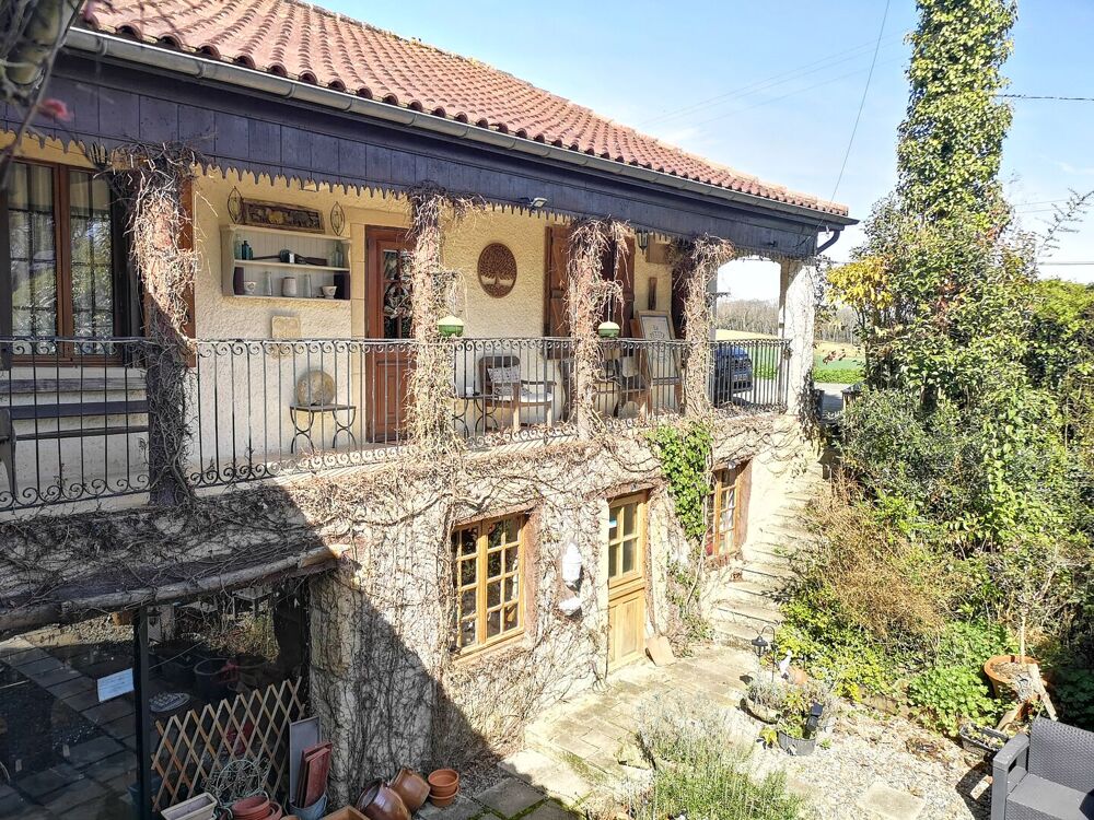 Vente Maison Maison à vendre sur le secteur de Marciac, Gers : un beau potentiel pour cette belle propriété qui comprend 3 chambres, un jardi Bassoues