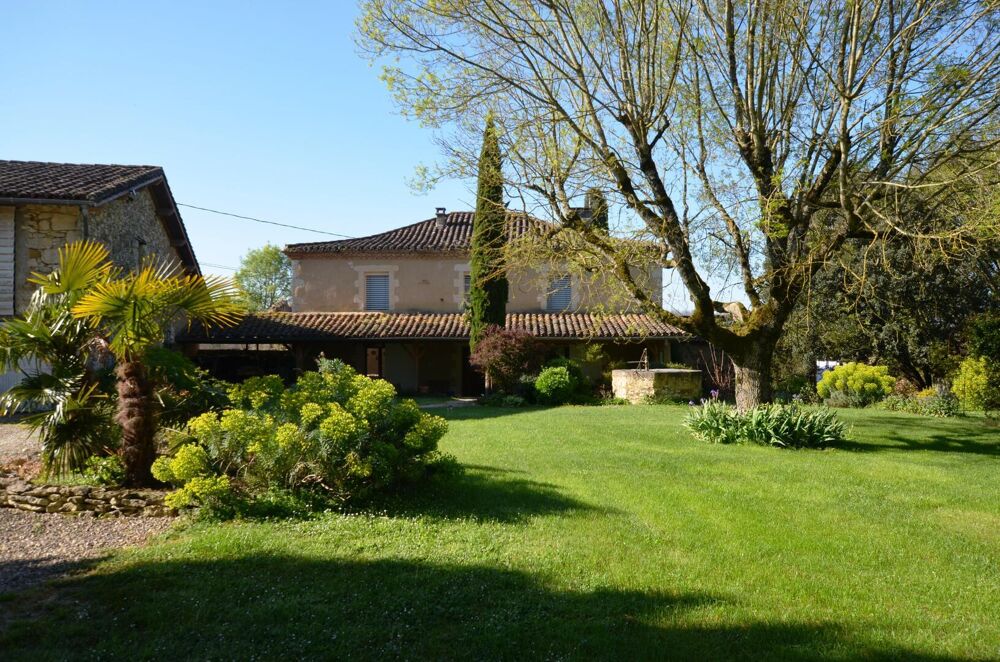 A vendre, proche Jégun, Gers: Jolie maison en pierre en très bon état, à la campagne au calme, 3 chambres, grand jardin et dépen