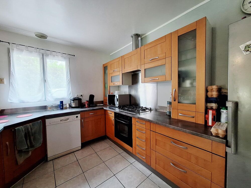 A vendre, Seissan, Gers : Jolie maison de plain-pied, 3 chambres, garage, jacuzzi/piscine thérapeutique, jardin de 2 600m2