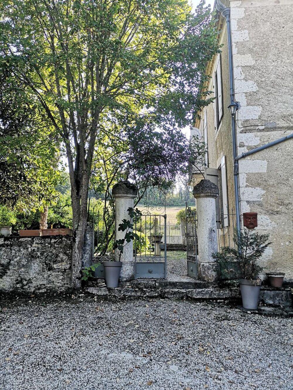 Superbe propriété à vendre en exclusivité près de Jégun, Gers, comprenant deux maisons (grange transformée et maison de maître),