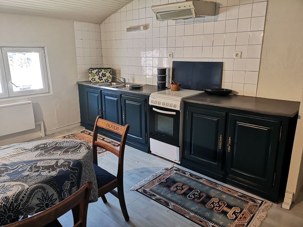 A vendre : Appartement de 3 chambres dans le centre de Marcic avec salon de 30 m² - DPE D
