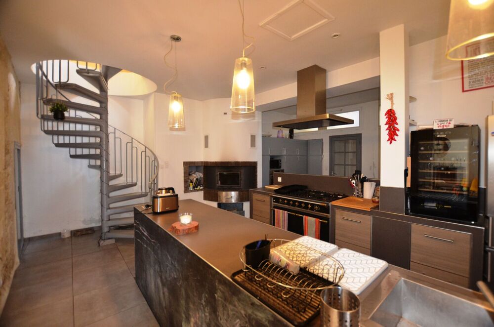 Vente Maison A vendre, Vic-Fezensac, Gers: spacieuse et charmante maison de ville avec 7 chambres, jardin, garage et balcon-terrasse. Très ca Vic-fezensac