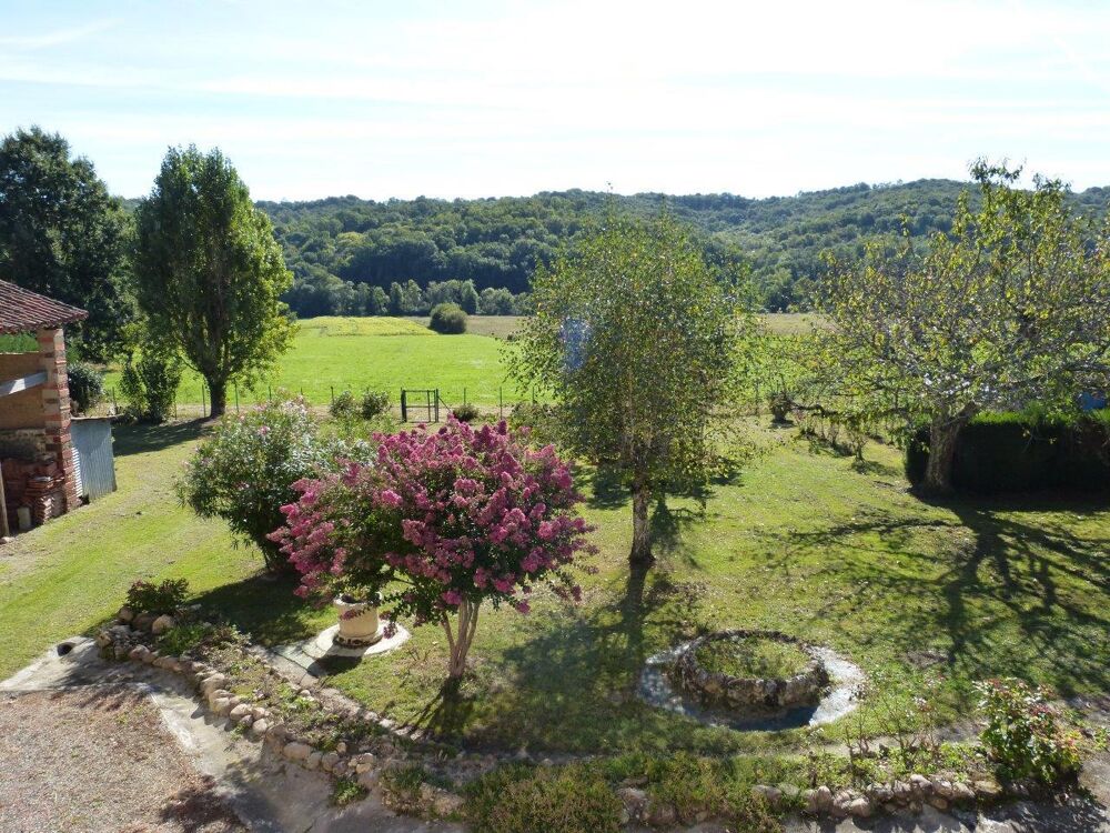 Vente Maison À vendre, proche de Castelnau Magnoac (Hautes Pyrénées): Ferme gasconne des années 1750 avec 3 chambres ; granges avec atelier, Castelnau magnoac