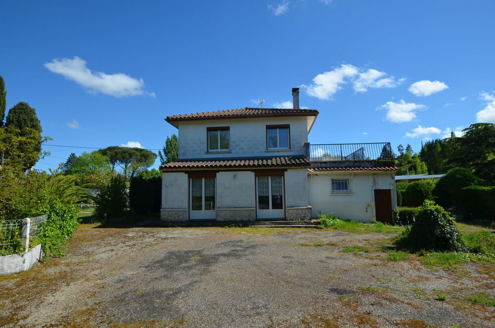 Vente Maison A vendre aux portes d'Auch, Gers: Maison sur 2 niveaux avec 6 chambres, espace extérieur d'environ 1 000m2. Quartier paisible et Duran