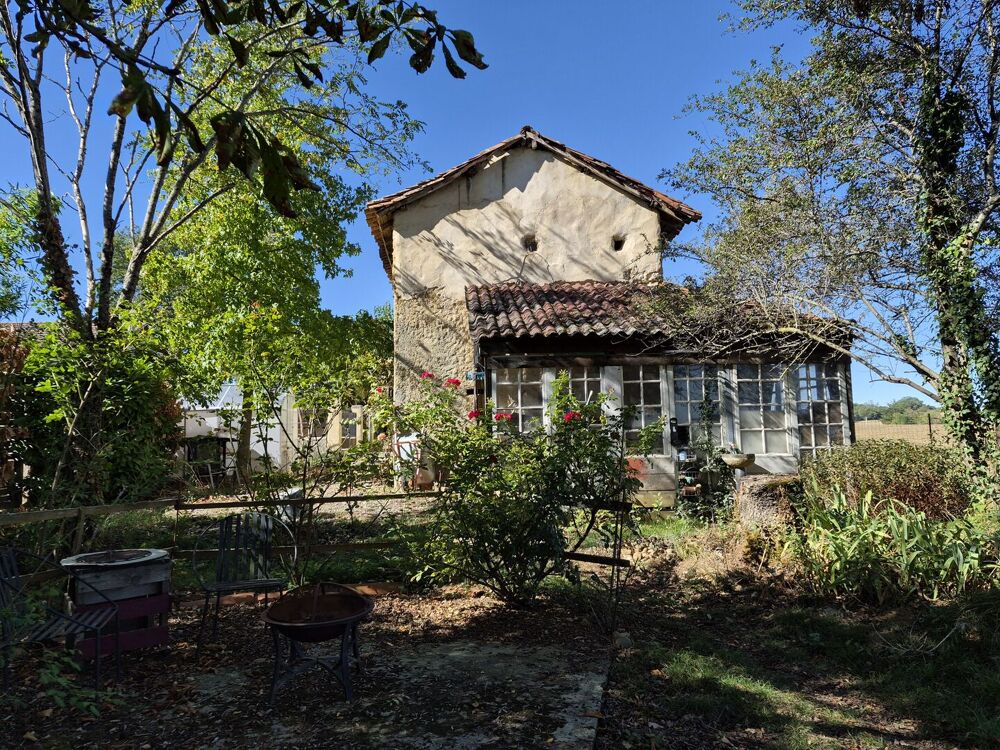 Vente Maison À vendre, Montaut (Gers): Charmante maison de 3 chambres, terrasse d'été, piscine hors sol, jacuzzi, étang et puits avec jardin Montaut