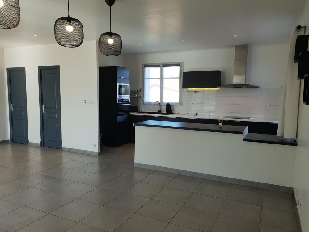 Vente Maison À vendre, Miélan (Gers): Villa de 4 chambres, terrasse d'été, véranda, garage et chenil dans un jardin sécurisé de 1.502m². Situ Mielan
