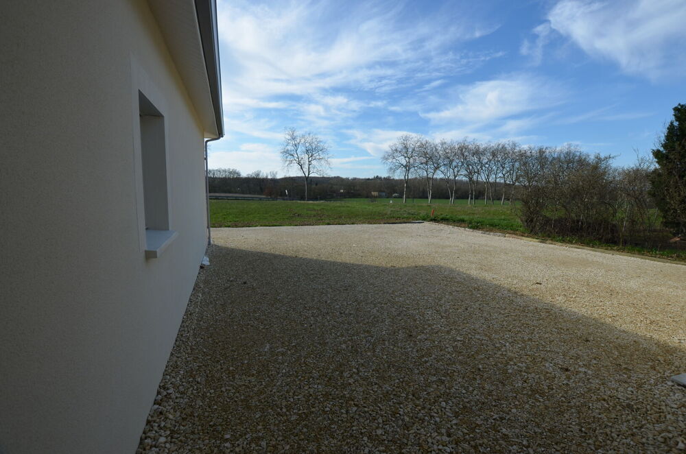 Vente Maison A vendre, Gers, secteur de Condom : Maison de plain-pied neuve, très économe, 4 chambres, garage et jardin de 2 851m². Proche de Maignaut-tauzia