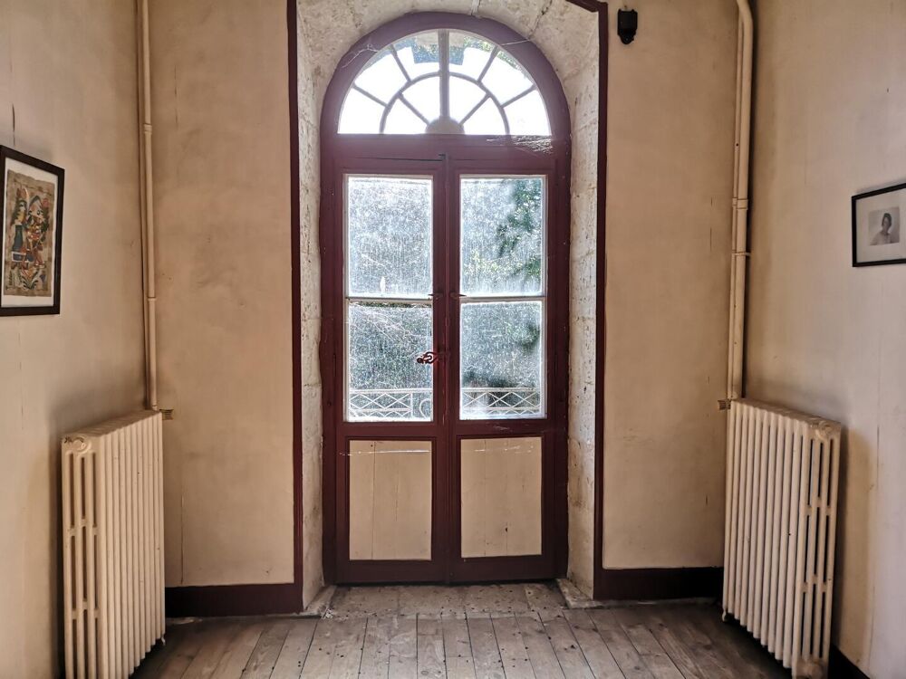 A vendre JEGUN, Gers ! Superbe et rare maison d'époque à moderniser au coeur d'un très beau village recherché à 20 minutes d'Auch