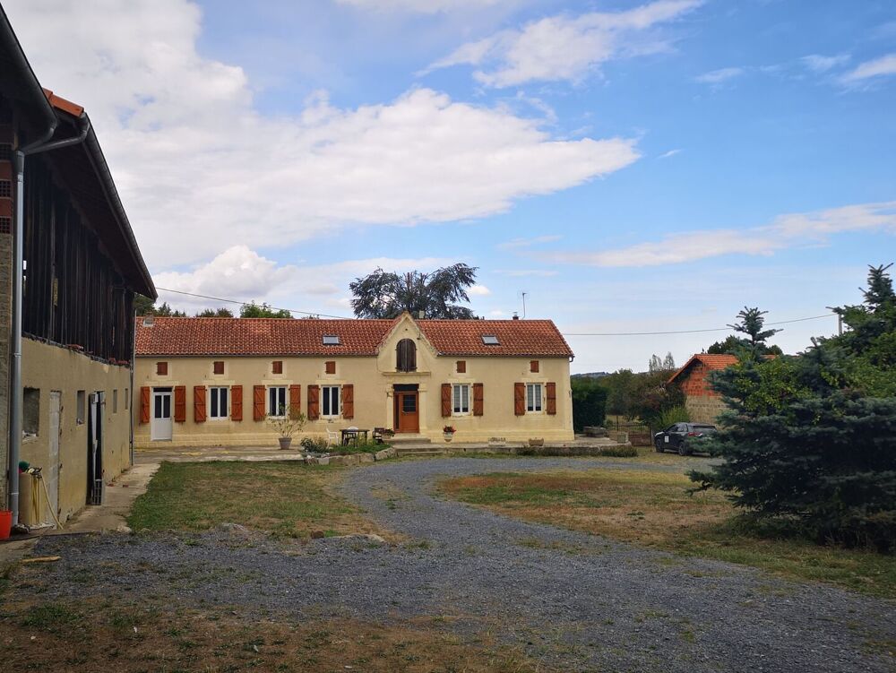 Vente Maison A vendre, Hautes-Pyrénées (65): ferme avec maison et 3 hectares de terrain, 2 puits et de nombreuses dépendances, située dans un Buzon