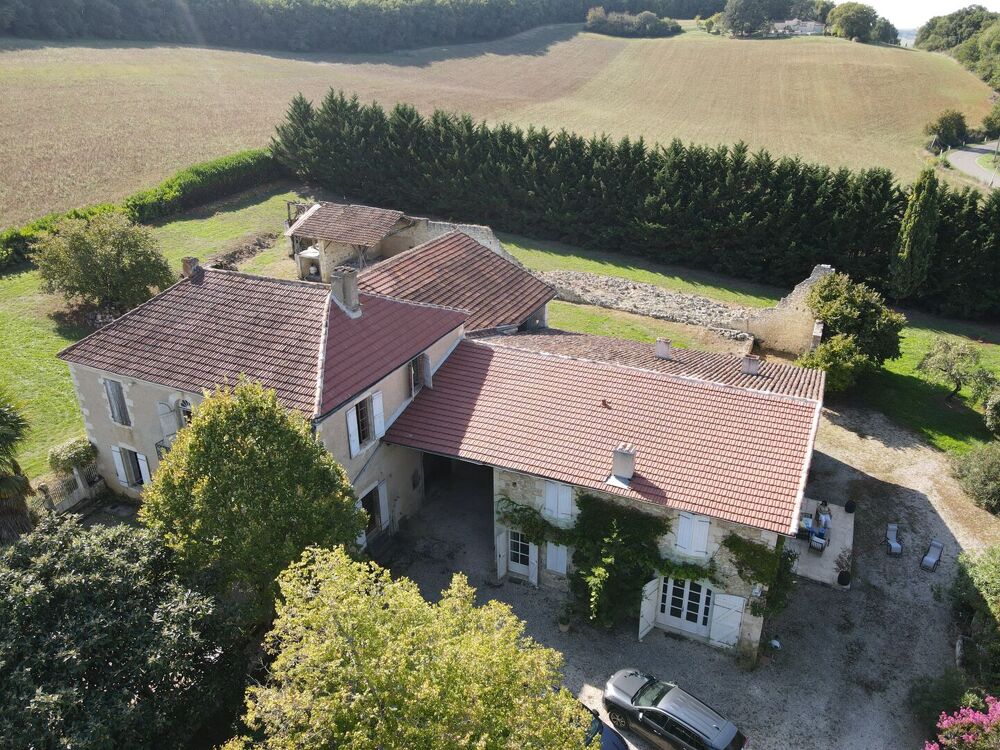 Superbe propriété à vendre en exclusivité près de Jégun, Gers, comprenant deux maisons (grange transformée et maison de maître),