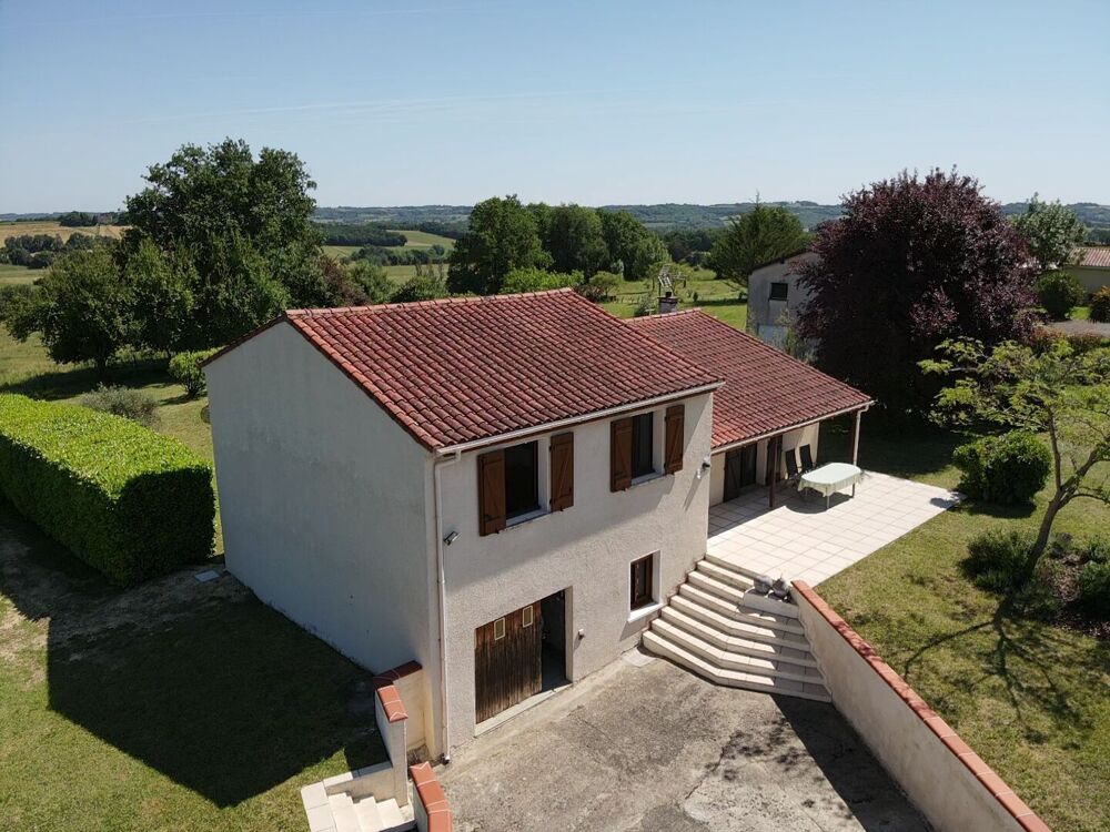 A vendre en exclusivité, proche de Vic-Fezensac, Gers : maison de 3 chambres avec grand salon, vue sur les Pyrénées, jardin bien