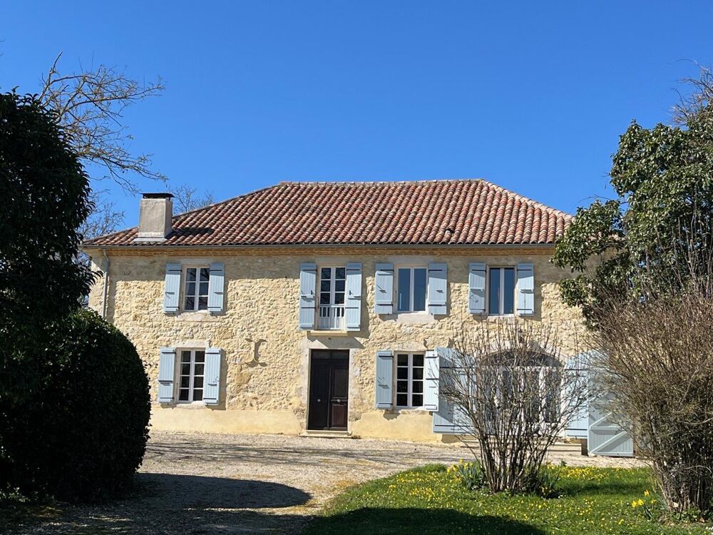 Vente Maison A vendre, Gers : Belle maison gasconne sur terrain avec prairies de 4,2 ha avec piscine, dépendances, chemin d'accès privé avec Vic-fezensac