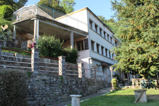  Immeuble  vendre 12 pices 300 m