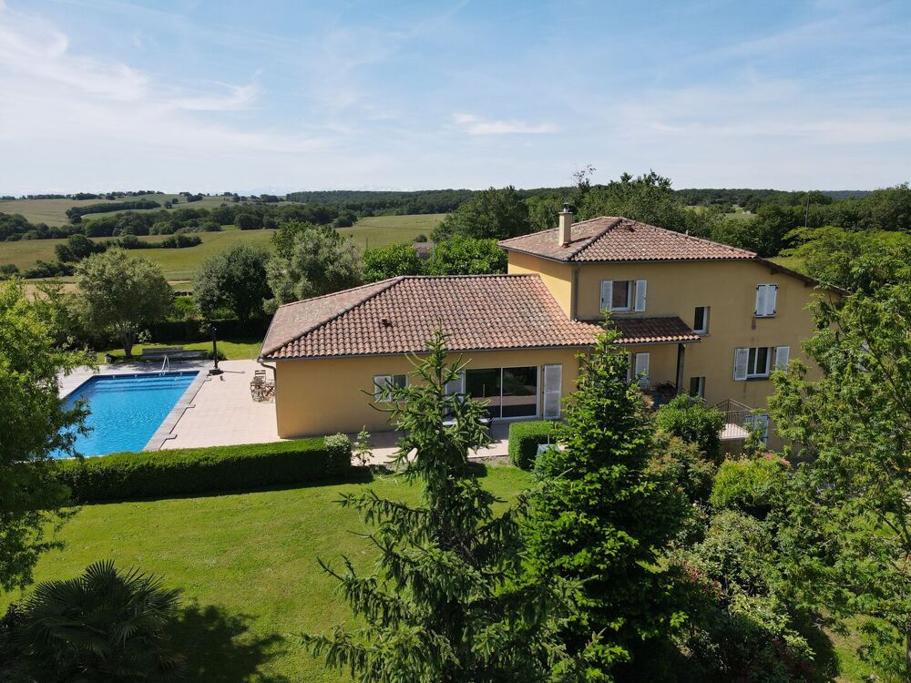 Maison 9 pièces 291 m² · à Cazaux-d'Anglès · 291 m² · 569 000 €