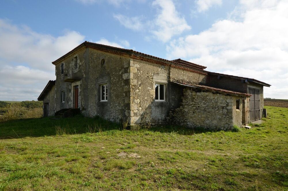 Prix en baisse! A vendre, proche Auch, Gers: ancien corps de ferme à rénover avec maison authentique en pierre et de nombreuses