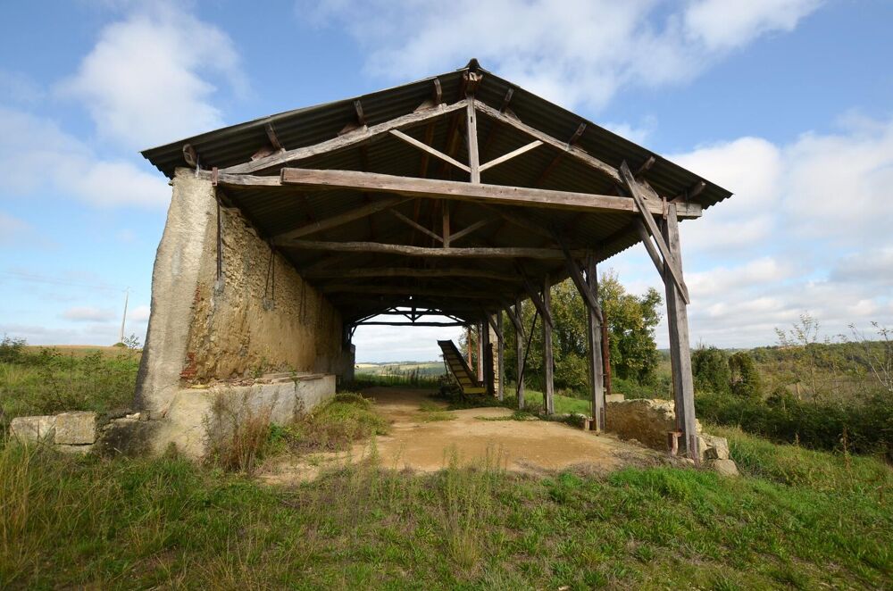 Vente Maison Prix en baisse! A vendre, proche Auch, Gers: ancien corps de ferme à rénover avec maison authentique en pierre et de nombreuses Pessan