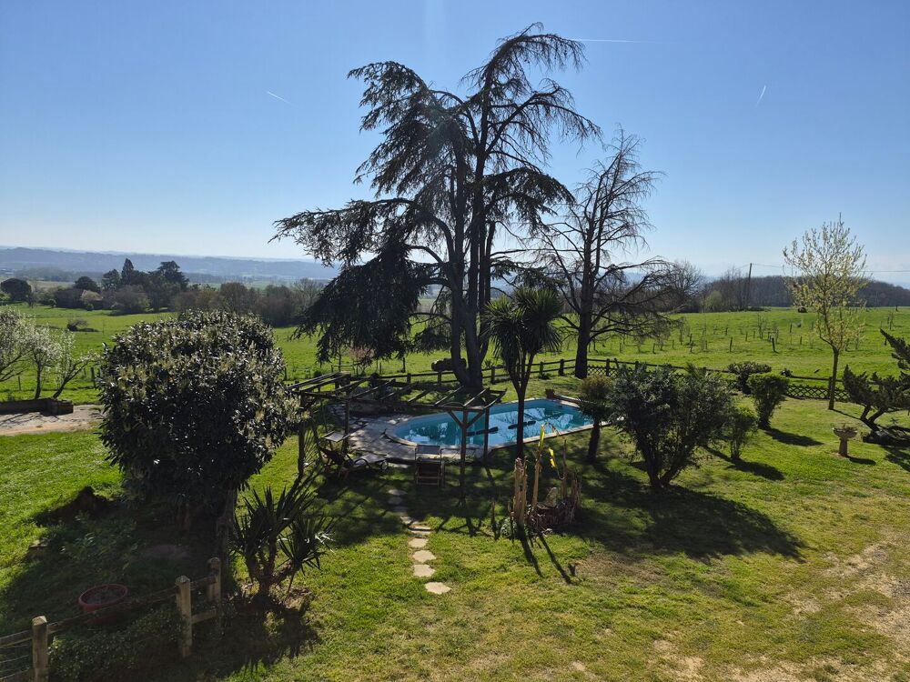 Vente Maison À vendre, Gers, proche de Trie-sur-Baïse: Maison gasconne de 1832 avec piscine, granges, terrasses et terrain de 5 hectares. Emp Sarraguzan