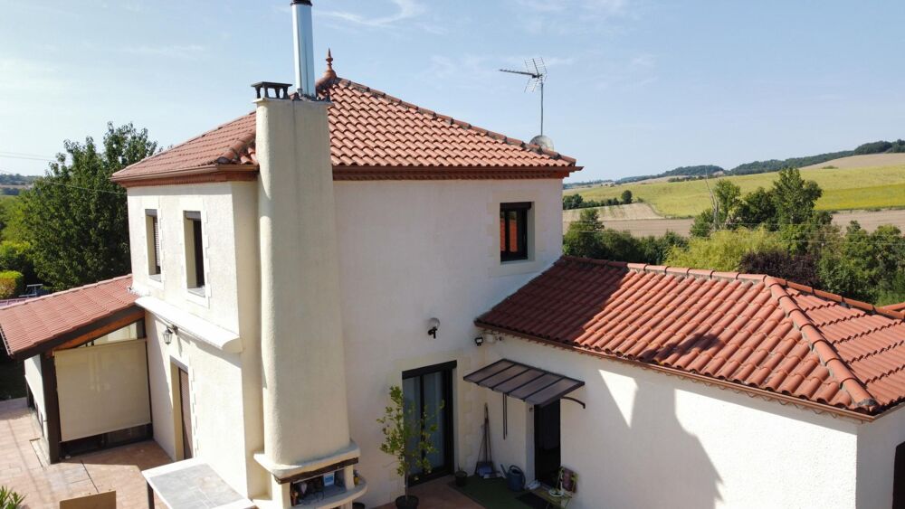 Exclusivité ! A vendre secteur de Castéra-Verduzan: Très belle maison en excellent état avec piscine couverte, appartement, 5 ga