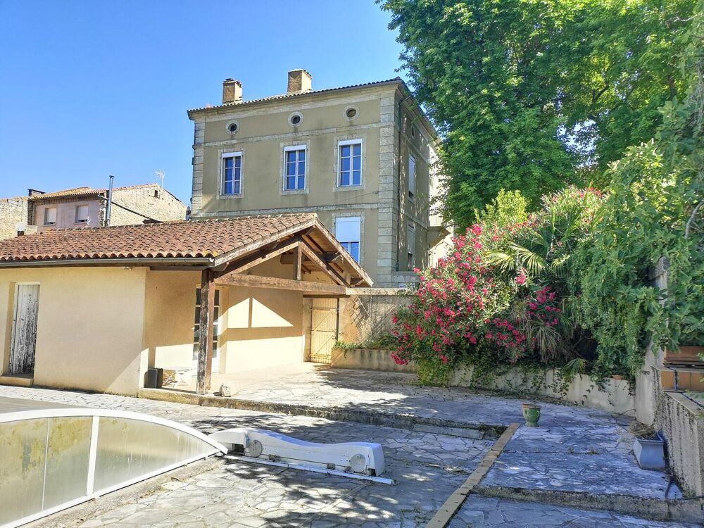 Maison 7 pièces 283 m² · à Jegun · 283 m² · 220 000 €