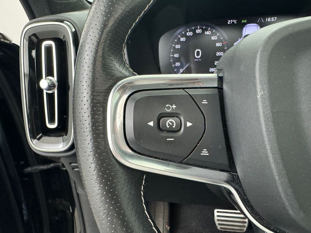 XC40 T5 Recharge 180+82 R-Design DCT7 2020 occasion 69780 Mions