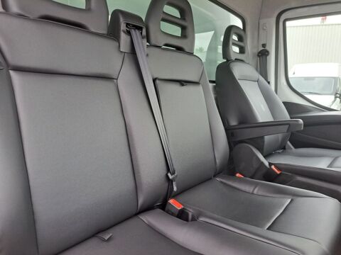 Daily 35C18 180CV 3L CAISSE HAYON 14.8M3 2026 occasion 69780 Mions
