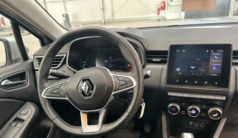 Clio V 1.6 E-Tech 140 Business 2022 occasion 38150 Chanas