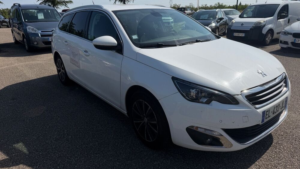 308 SW Allure 1.2 puretech 130cv 2017 occasion 07430 Saint-Cyr