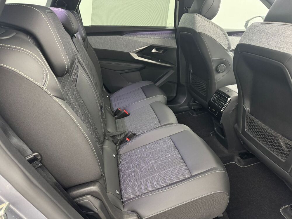 5008 1.2 Hybrid 145 GT e-DCS6 TOIT OUVRANT + 360&Acirc;&deg; 2026 occasion 69780 Mions