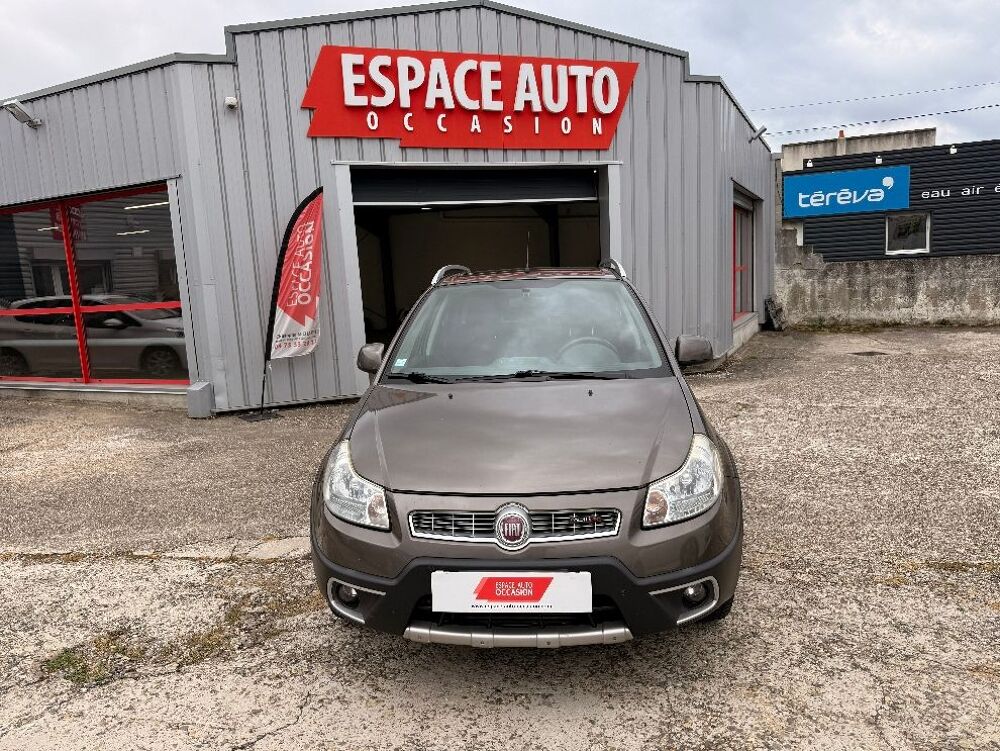 Sedici MY 2012 2.0 Multijet 135 ch 4x4 Emotion 2011 occasion 07430 Dav&eacute;zieux