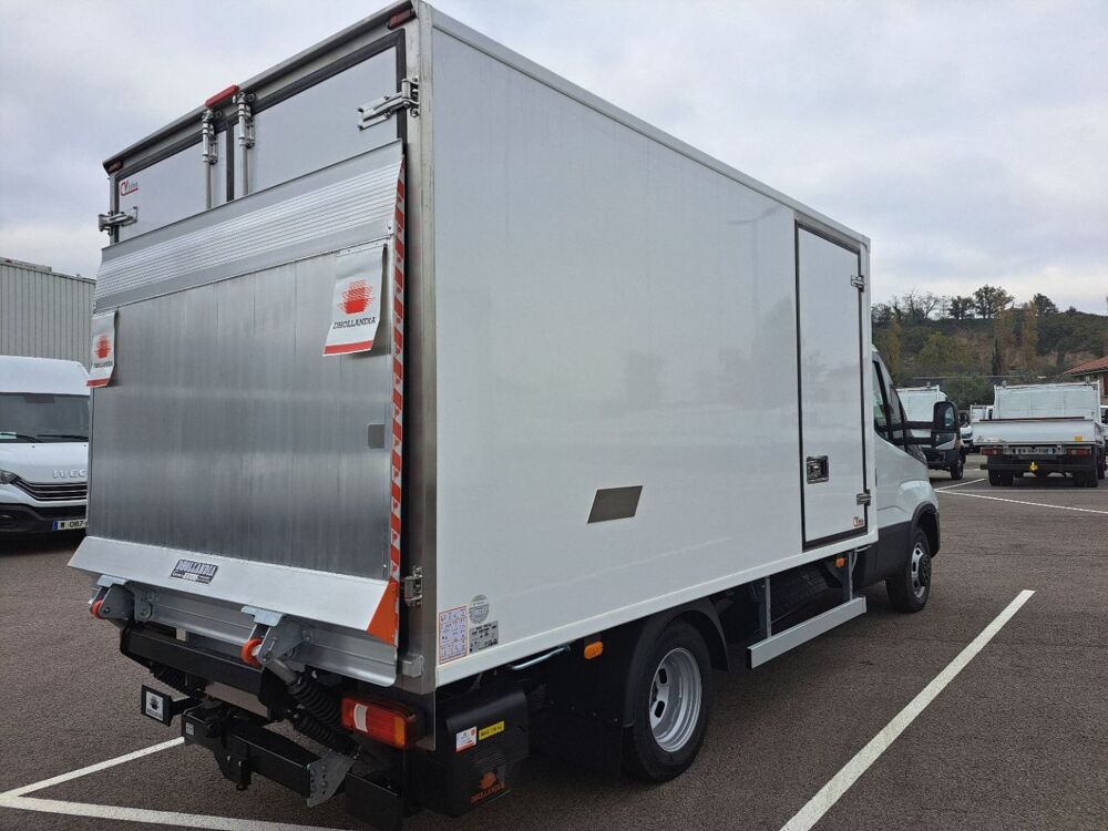 Daily 35C18 180CV 3L CAISSE HAYON 14.8M3 2026 occasion 69780 Mions